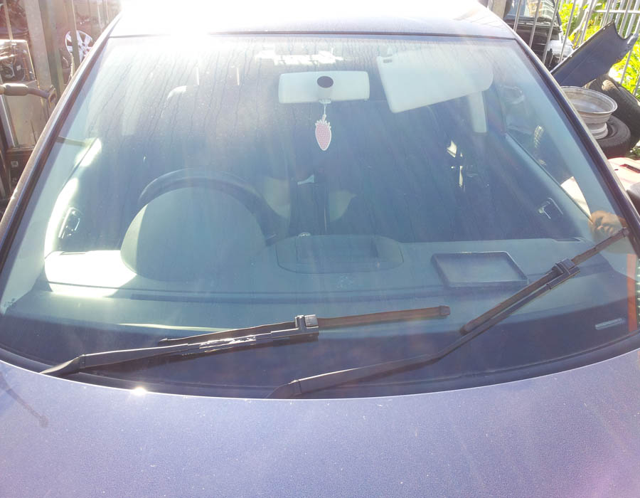 VW Polo Twist windscreen